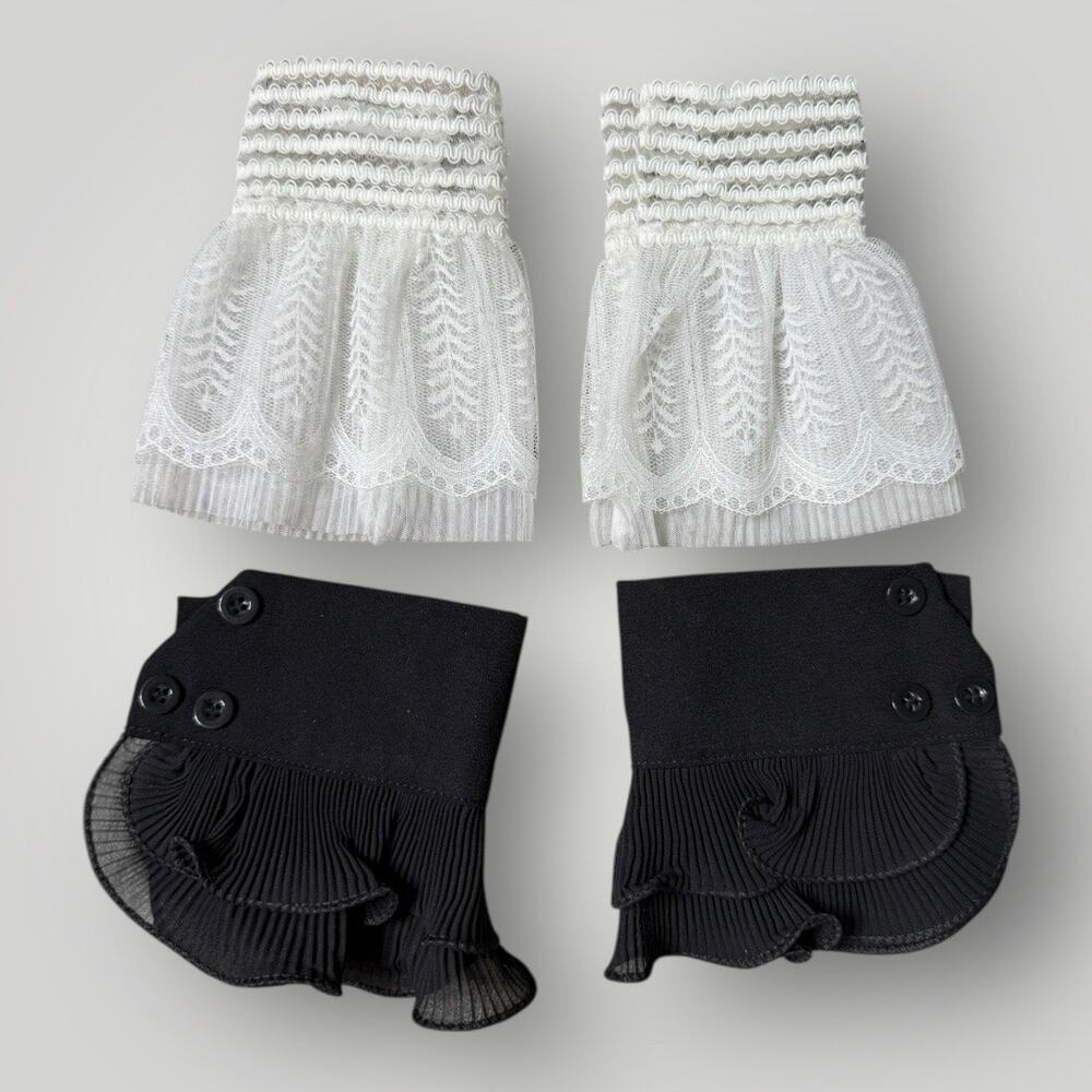 Set of decorative ruffled cuffs / sleeve accessories